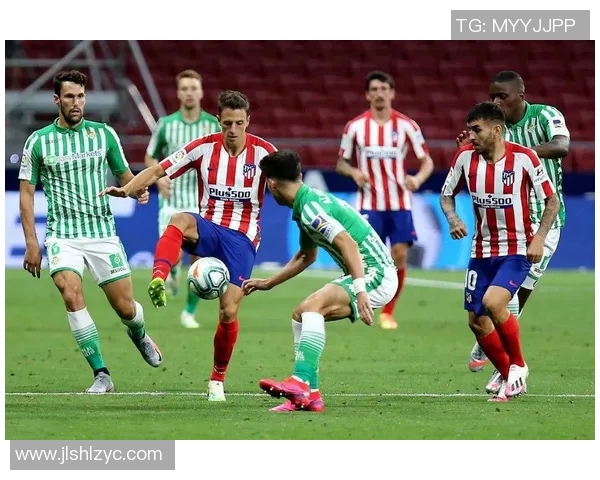 足球队员位置名称解析及其在比赛中的重要性与作用分析 足球队员位置名称解析及其在比赛中的重要性与作用分析